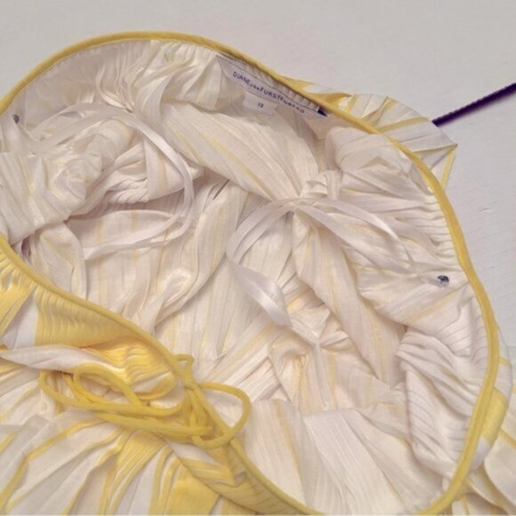 Diane von Furstenberg * Yellow Pleated Peasant 'Keoni' Top Blouse EUC Sz 12 - Picture 14 of 14